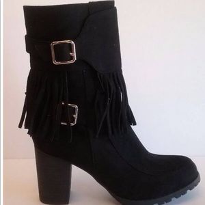 Fringe boots